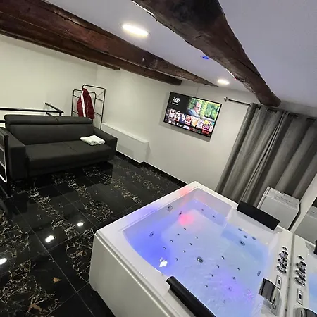 Valentino Luxury Suites-3